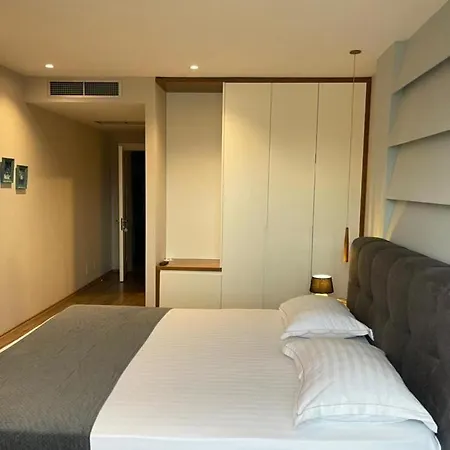 Hotel Light Yzberish