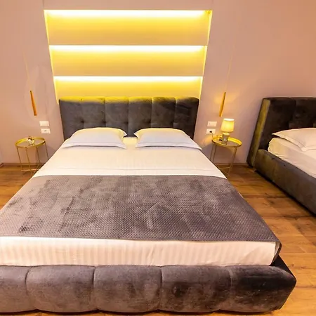 Light Hotel Yzberish