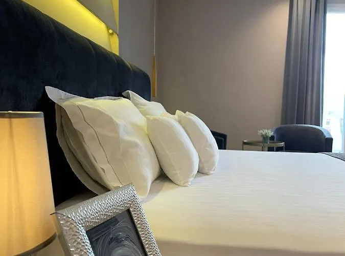 Otel Light Yzberishti