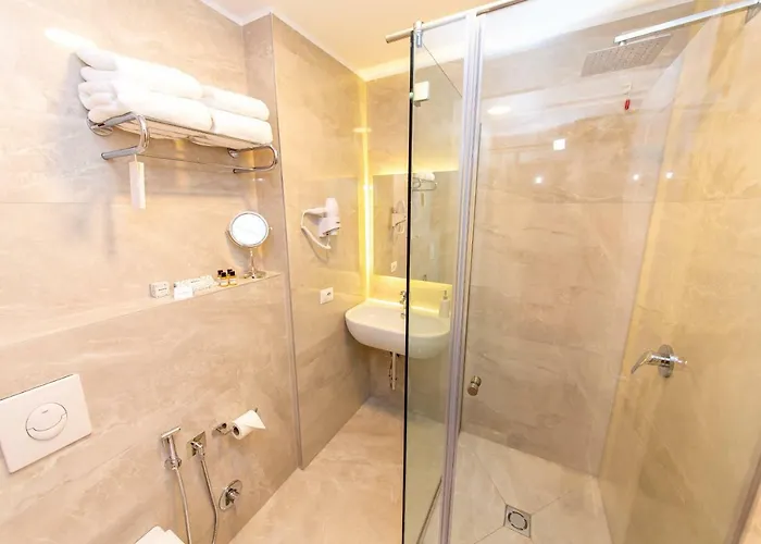 Otel Light Yzberishti