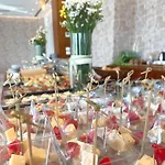 Отель Light Yzberish