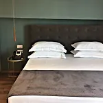 Light Hotell