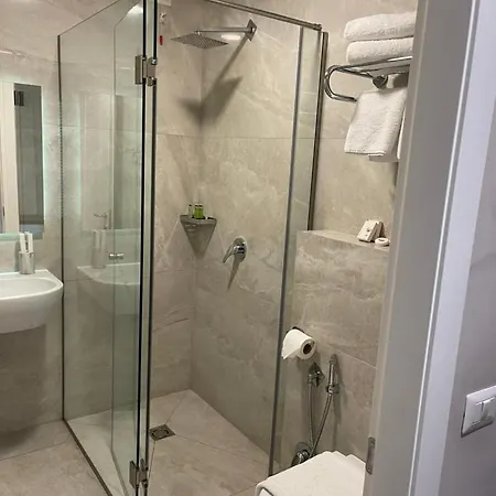 Light Hotell 3*