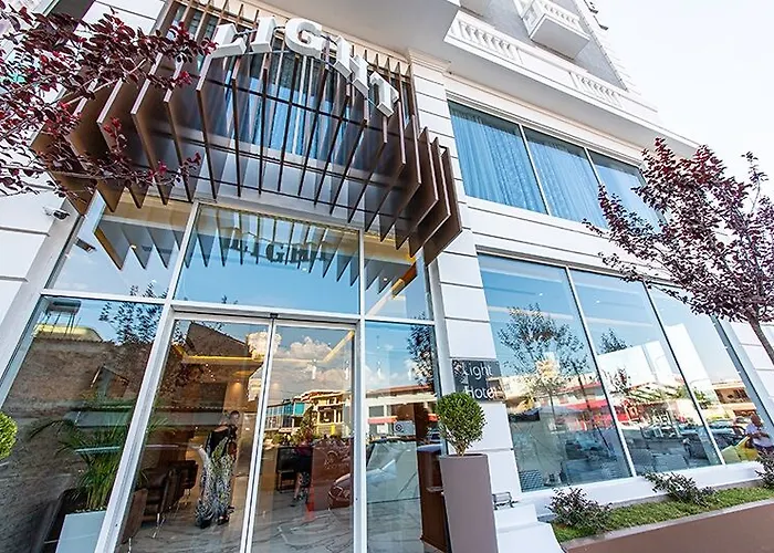 酒店 Light Yzberishti